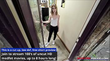 Afspelen Kantoor tampa krijgt lul gezogen na het betrappen van Daisy Bean terwijl ze alleen thuis masturbeert! suckthepolitie com