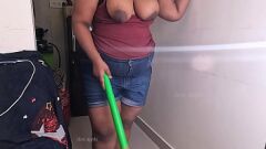 再生 浮気妻が友人とのセックス電話で捕まり、巨乳のガールフレンドが登場