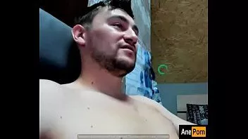 Redare Ea o lasă pe cea mai bună prietenă a ei să suge pula prietenilor ei