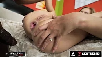 চালান 21 সেক্সট্রিম - পামেলা মিষ্টি একটি খেলনা এবং একটি বিশাল মোরগ দ্বারা তার টাইট পাছা দুবার ধাক্কা পায়