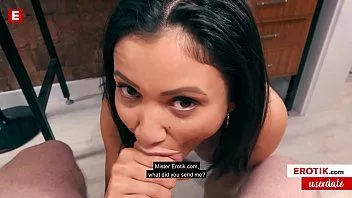 Redare Sweet Jade Presley este o adolescentă mică, care iubește să dea cap și să primească o umplutură bună! (germană) → scenă completă gratuită pe jade.erotik.com