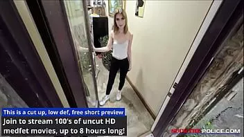 Jouer Office Tampa se fait sucer la bite après avoir cassé Daisy Bean en se masturbant seule à la maison ! sucer la policecom