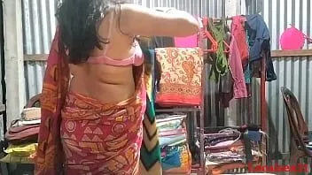 play Femme mariée du village baise en levrette à la maison avec la nuit
