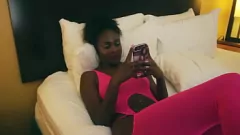 تشغيل خطوة الأخت Westindiemamii في جوارب يحصل الشرج Creampie