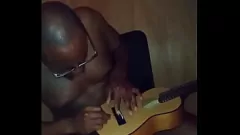 play Corde de guitare remplacée par Rock Hard Dick - Solo Masturbation