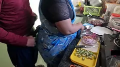 Играть Индийская горничная Swathi не может сопротивляться, когда я выбиваю свой бульдик