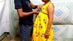 Putar Mengalami pertemuan antar -ras yang intens: Bhabhi India dan Master Penjahit