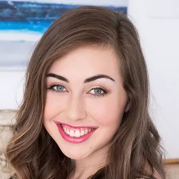 अभिनेता Lexi Lovell