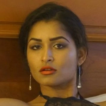 পর্নস্টার Maya Rati