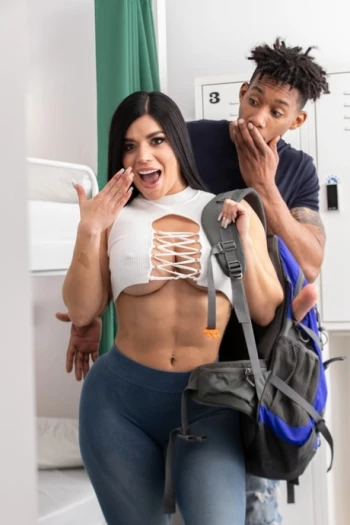 Bintang porno Sara Retali